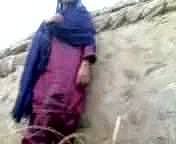 Paquistanesa Vila menina que esconde perform caralho de encontro à parede