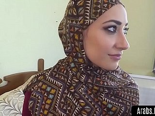 Arab beautys prudish pussy filled with bushwa